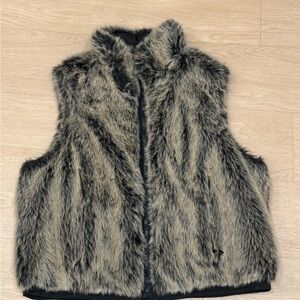 Chic Faux Fur Vest in Black and Gray
